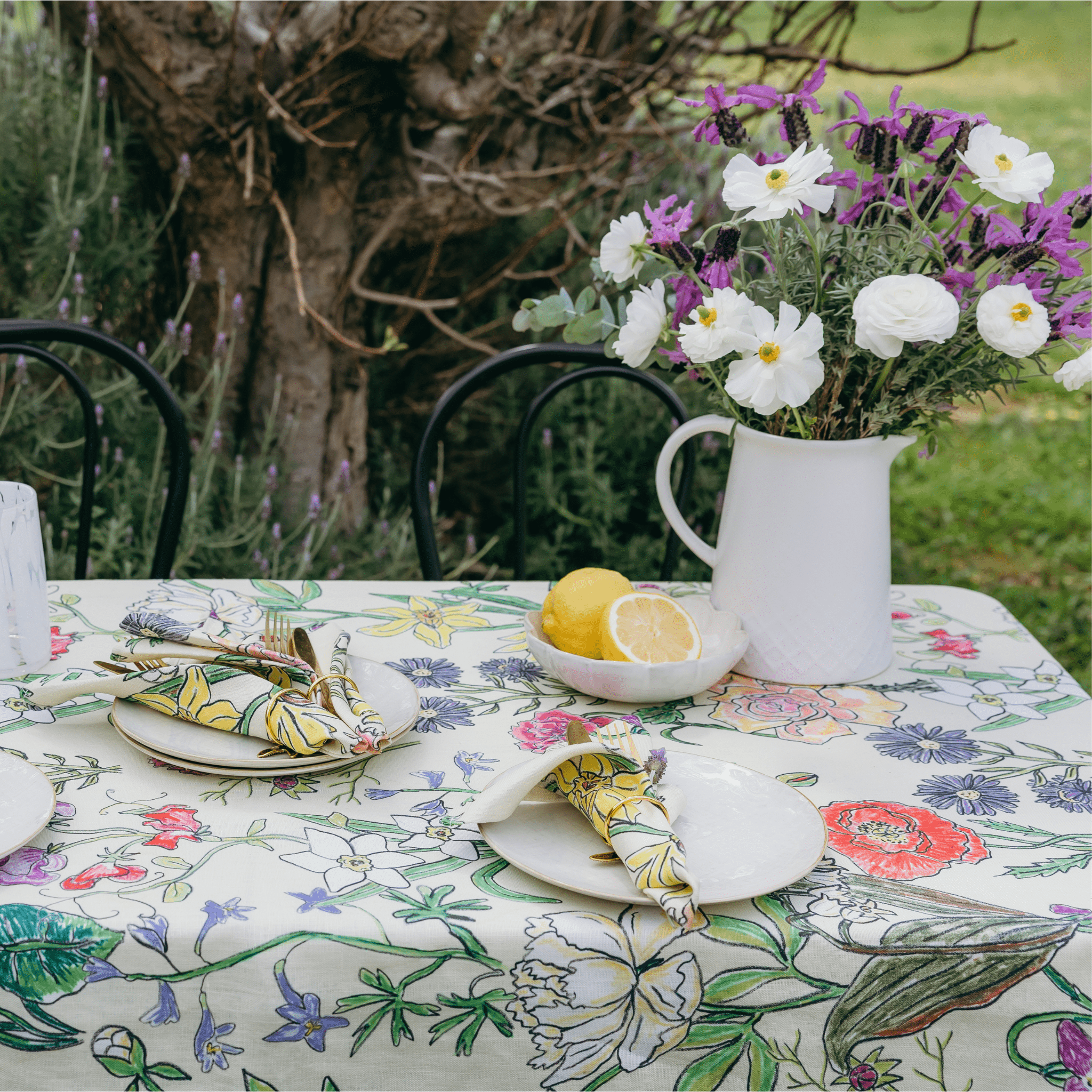 Birth flowers tablecloth - Dancing with juniper