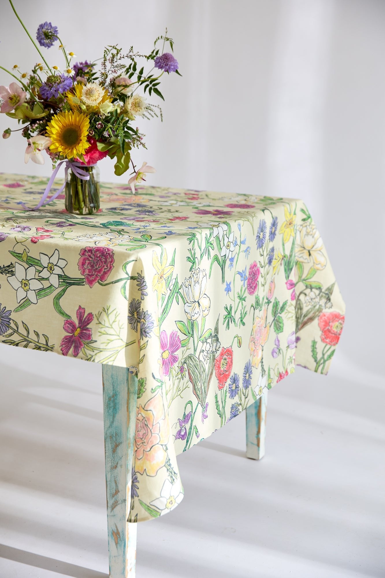 Birth flowers tablecloth - Dancing with juniper