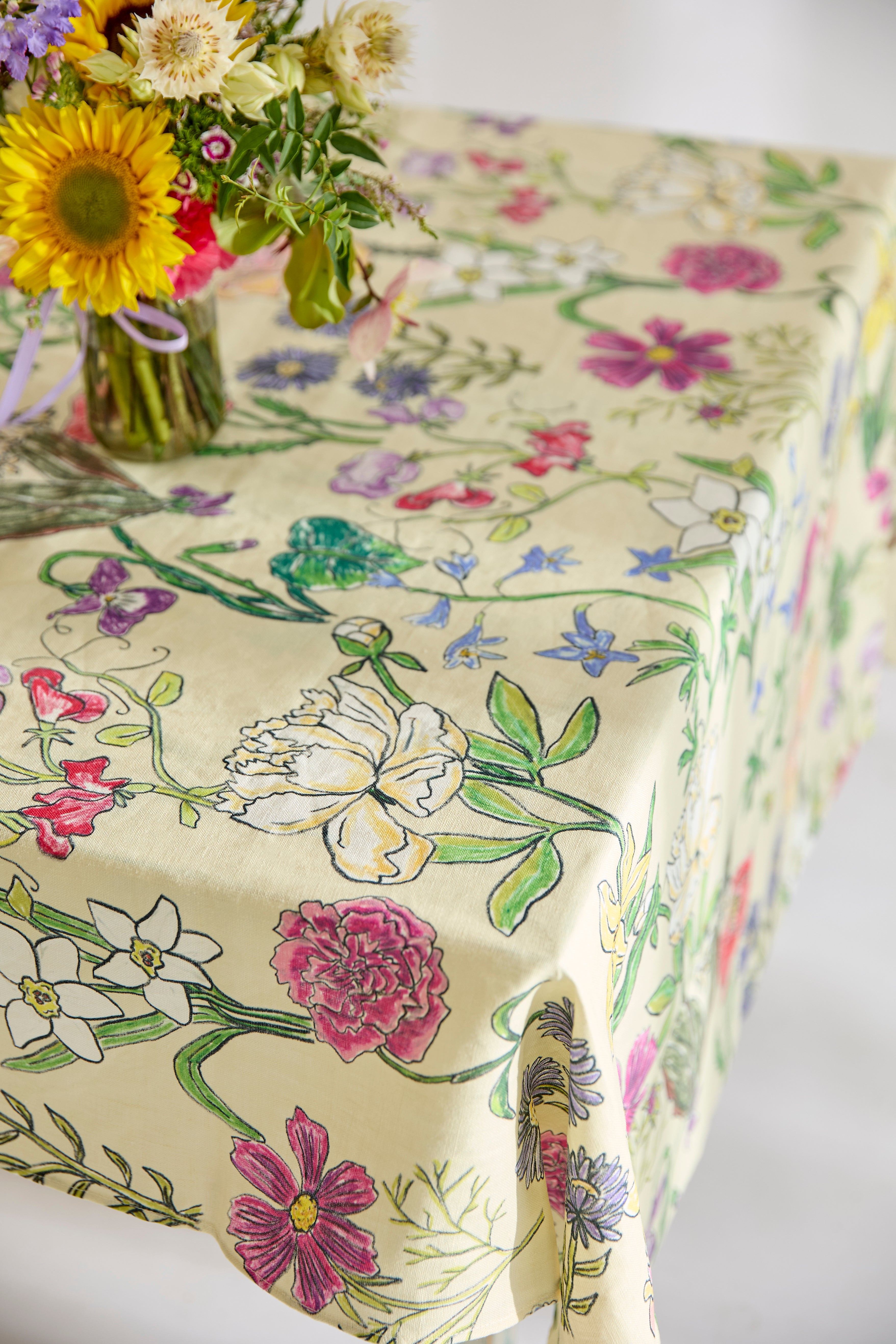 Birth flowers tablecloth - Dancing with juniper