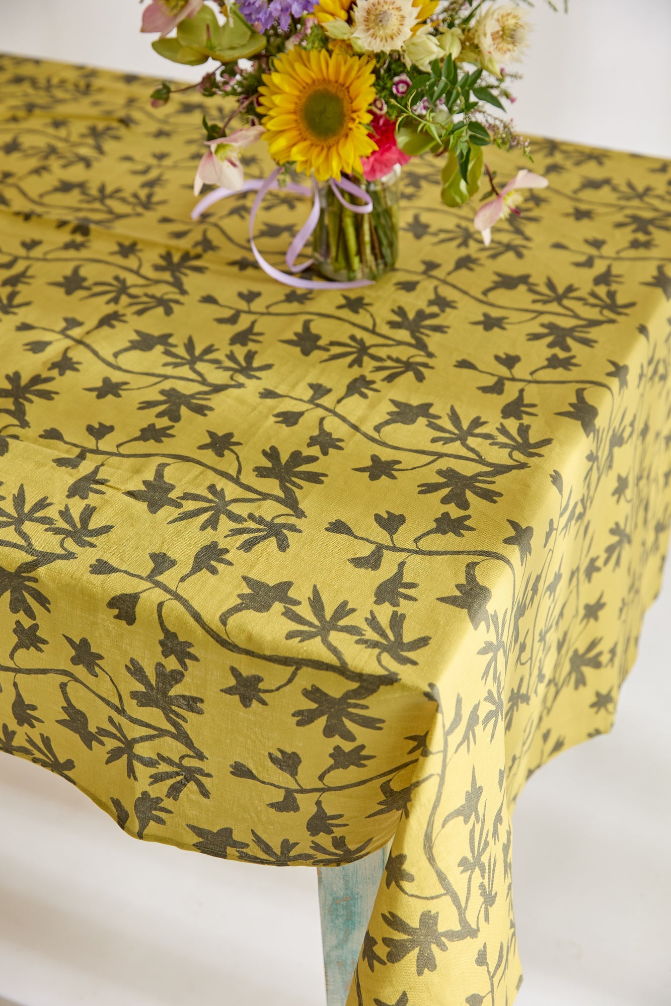 Moss tablecloth - Dancing with juniper