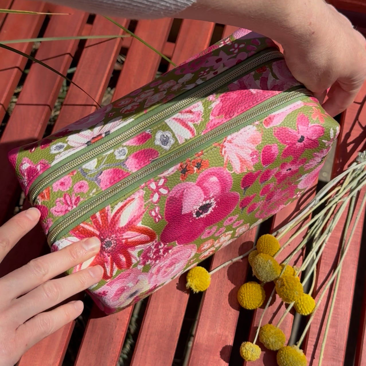 Sunburnt Flora Toiletry bag - Dancing with juniper