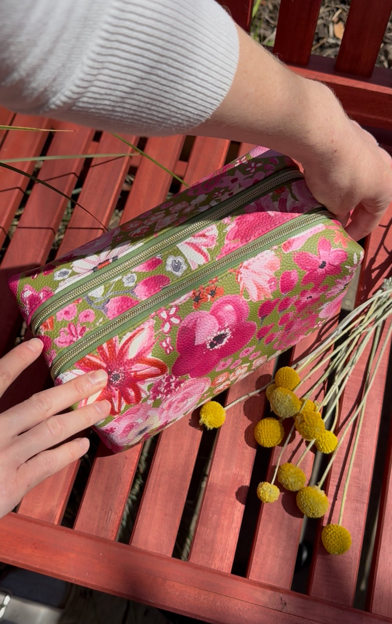 Sunburnt Flora Toiletry bag - Dancing with juniper