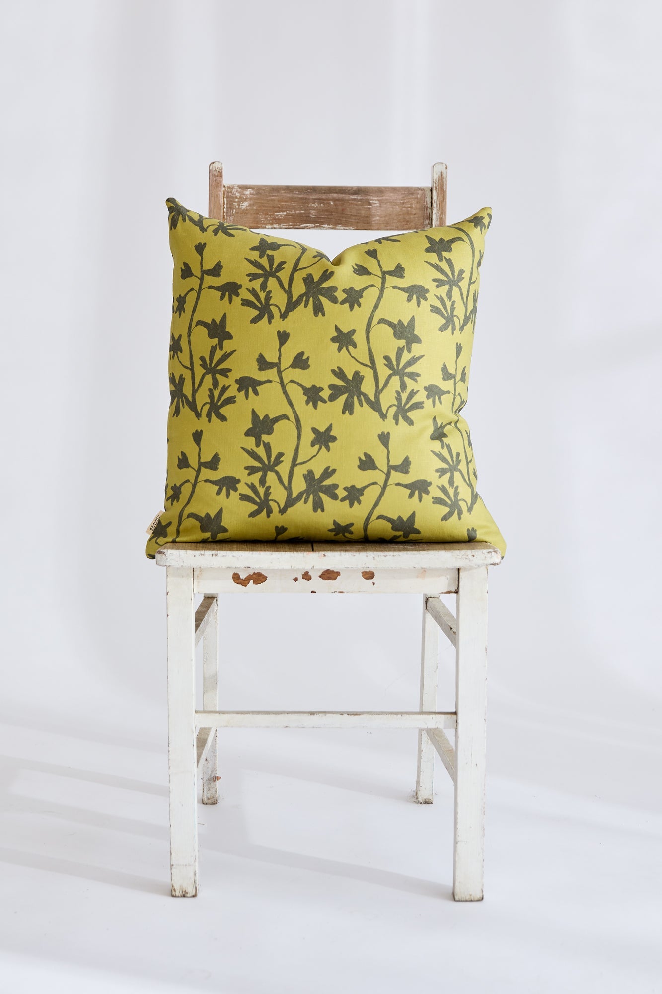 Ynes Cushion - Dancing with juniper